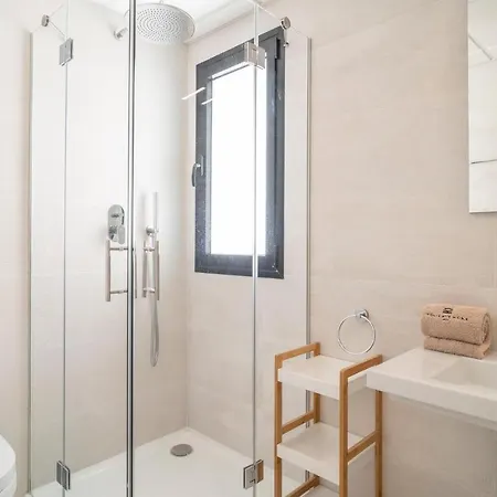 Stunning In With 3 Bedrooms, Wifi And Swimming Pool Estepona